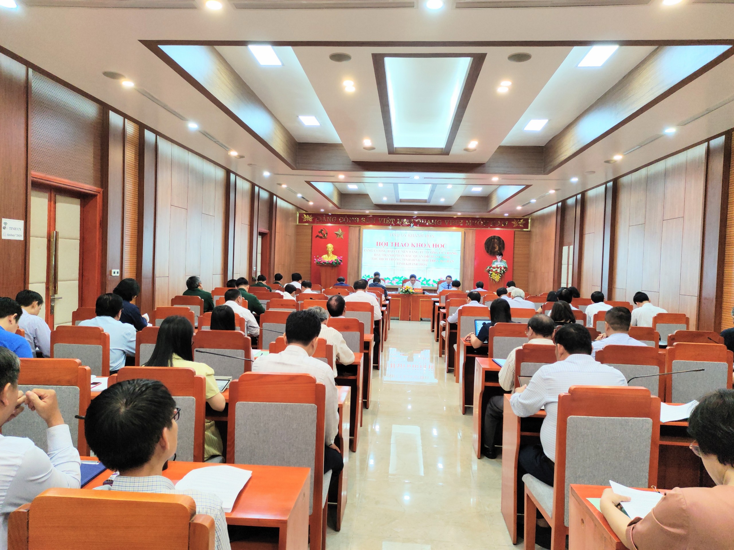 Hội thảo khoa học “Tăng cường bảo vệ nền tảng tư tưởng của Đảng, đấu tranh phản bác các quan điểm sai trái, thù địch trong tình hình mới trên địa bàn tỉnh Khánh Hòa”